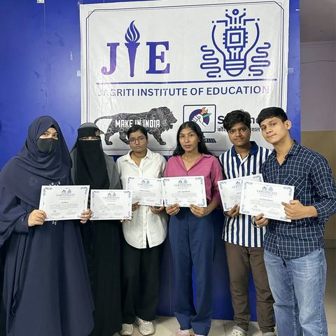 All winners of JIE – Group photo of our course toppers