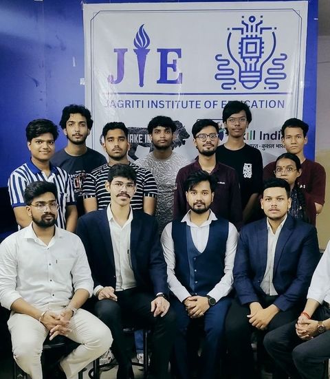 Teachers & students – Group photo at the centre
